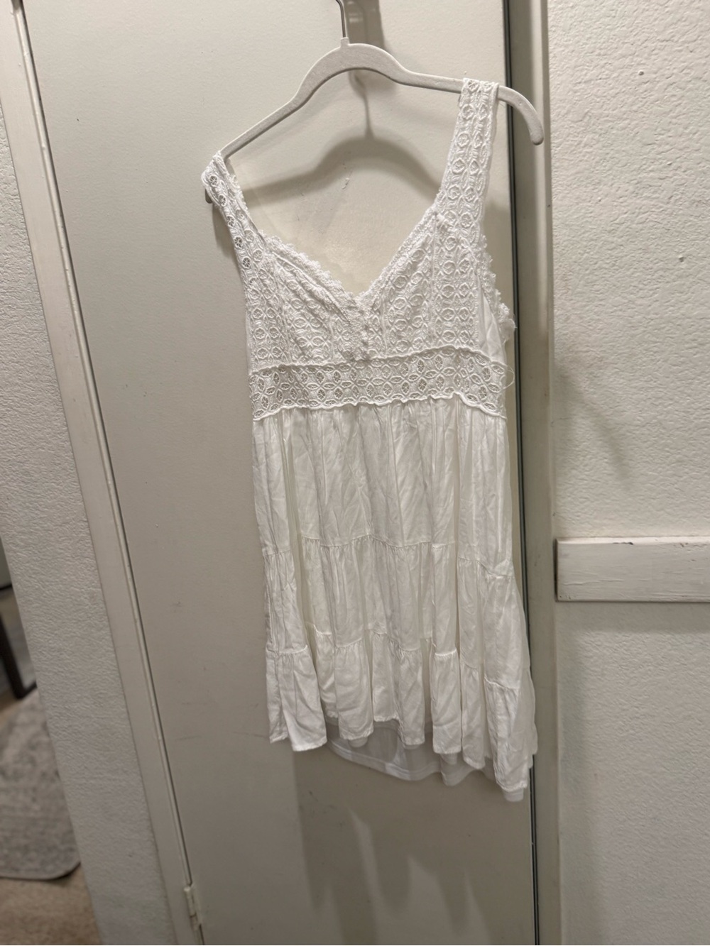 Entro White Lace-Detail Sleeveless Tunic Top large